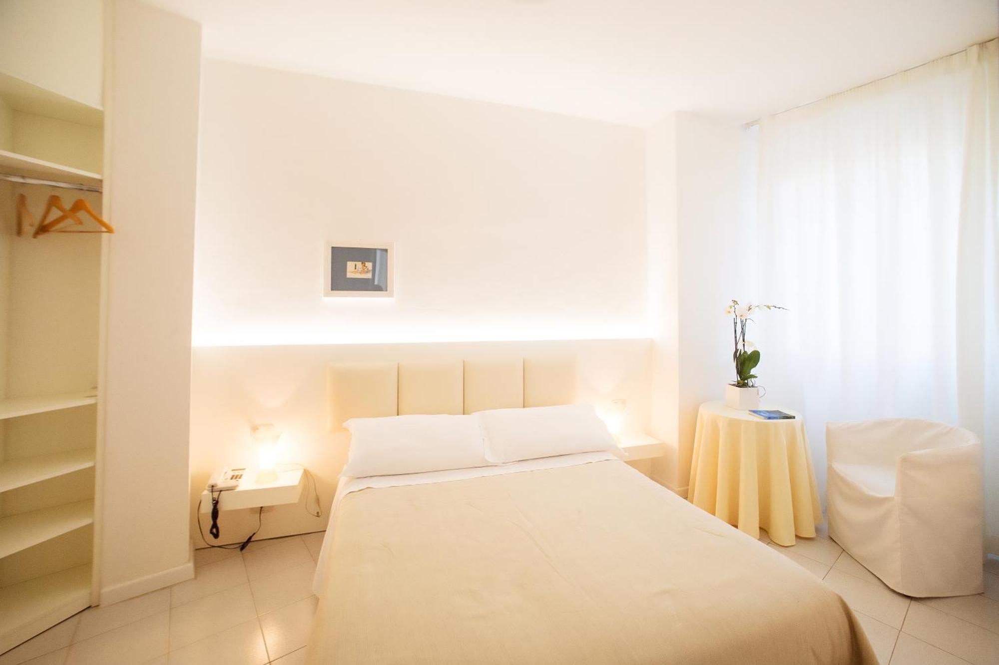 Rosmarina Hotel 3*